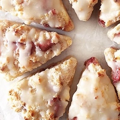 Strawberry Sweet Cream Scone (4) 