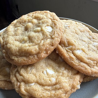 White Chocolate Macadamia Nut Cookies (Dozen)
