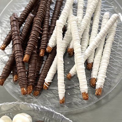 Classic Dozen Pretzel Rods