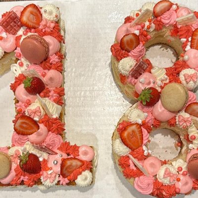 Custom Number/Letter Cakes 