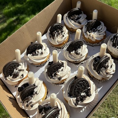 Dozen Cupcakes