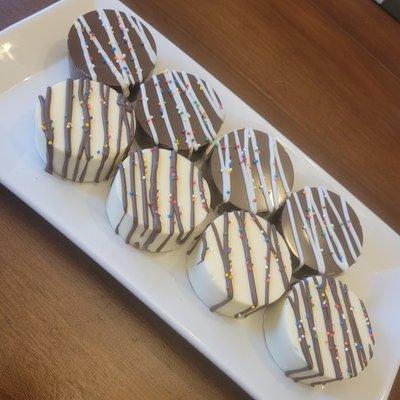 Chocolate Covered Oreos (12)