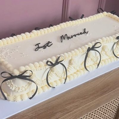 Extra Foot Long Cakes