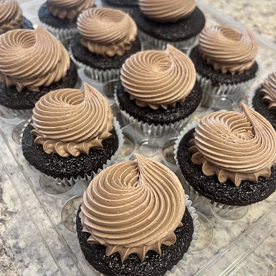 Classic Vegan Chocolate Cupcakes