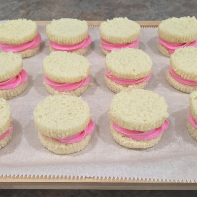 Simple Cupcake Sandwiches
