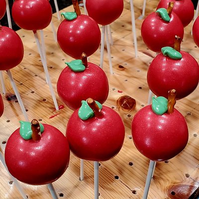 Custom Cake Pops