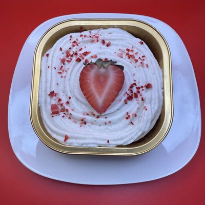 Strawberry Cake 