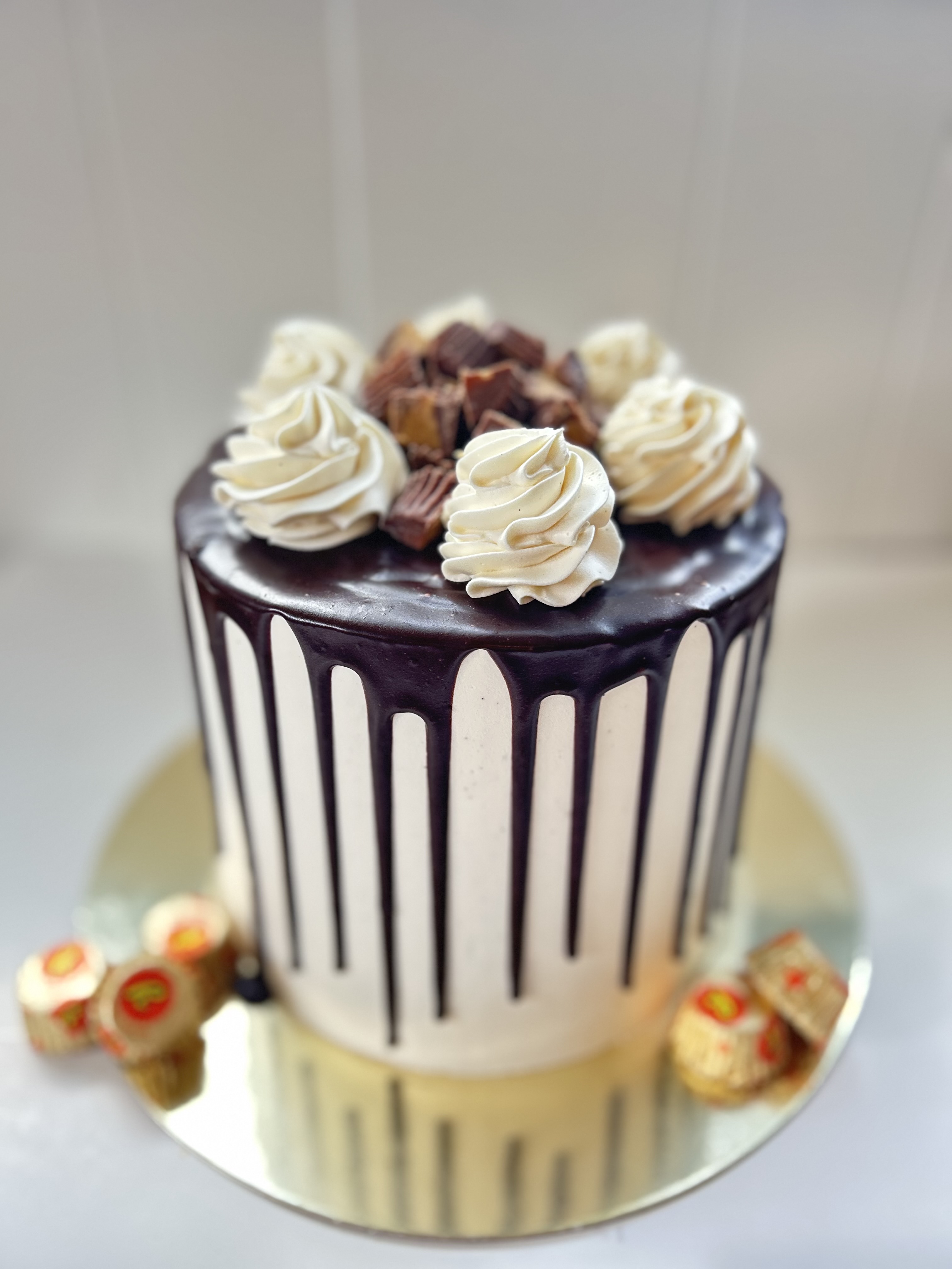 6”, 3-layer cake