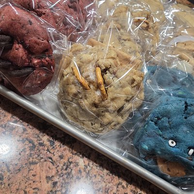 BIG NEW YORK STYLE CHUNKY  Cookies - Specify: Choc Chip, Red Velvet Oreo, Golden Oreo Almond, Banana Pudding, Monster. MINIMUM order Is  $20