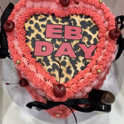 8” Heart Leopard Cake 