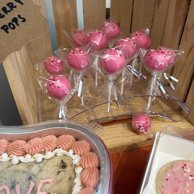 Strawberry Cake Pop