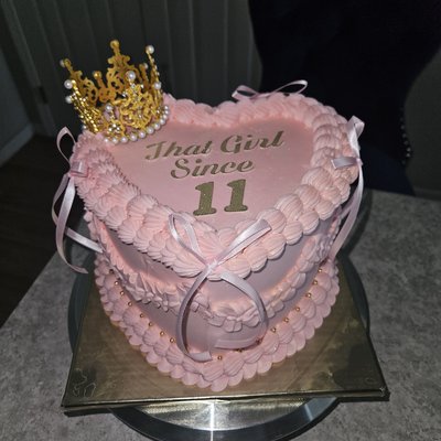 8 Inch 2 Layer Heart Cake