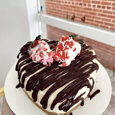 VALENTINE’S: Heart-Shaped Cheesecake
