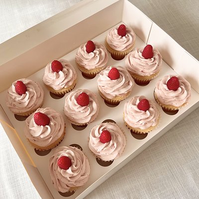 Cream Chantilly Cupcake Box (12pcs)