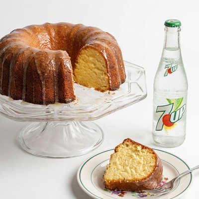 Granny Annie Laura's 7UP Pound Cake 