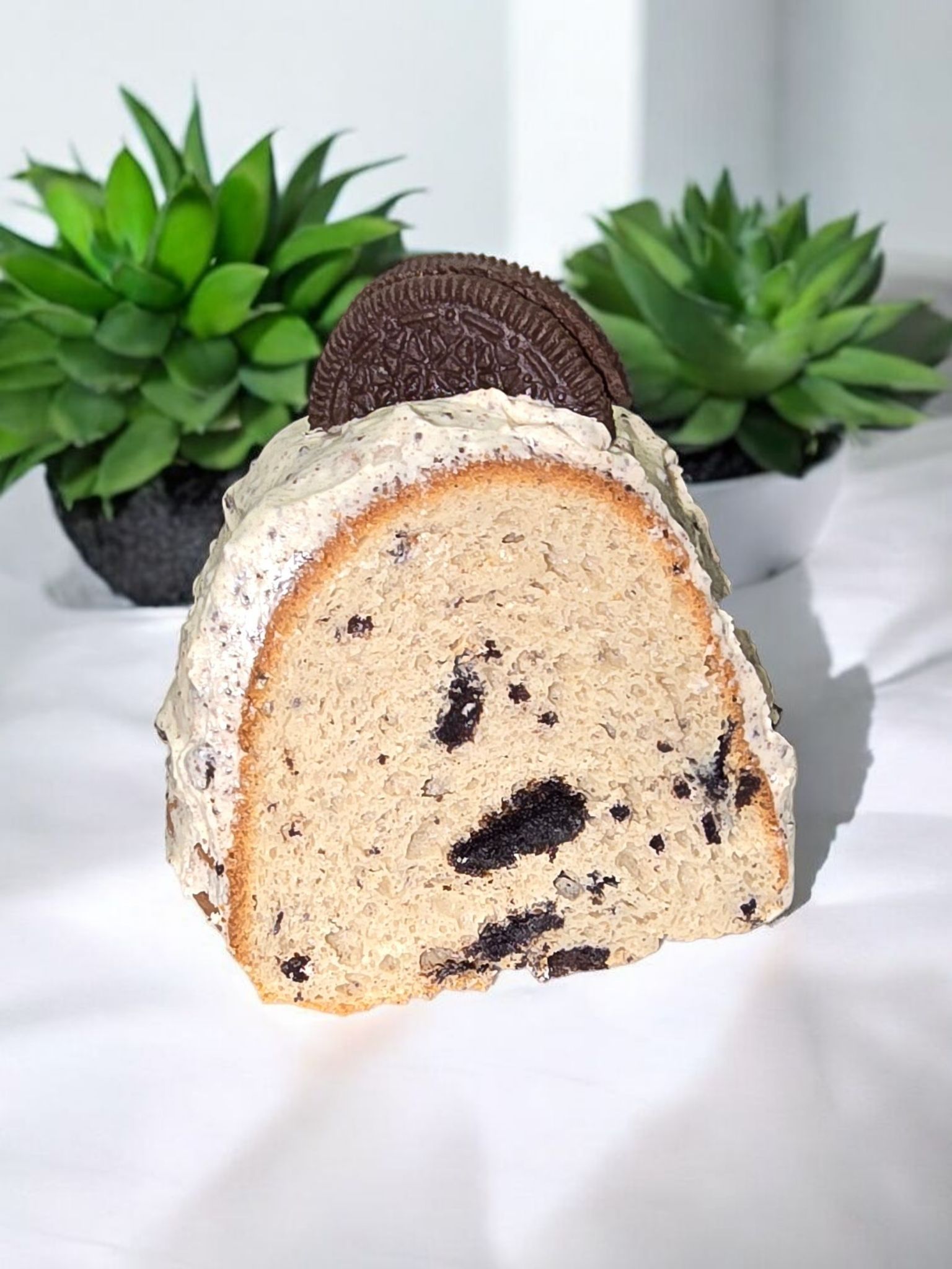 Oreo Bunt Cake