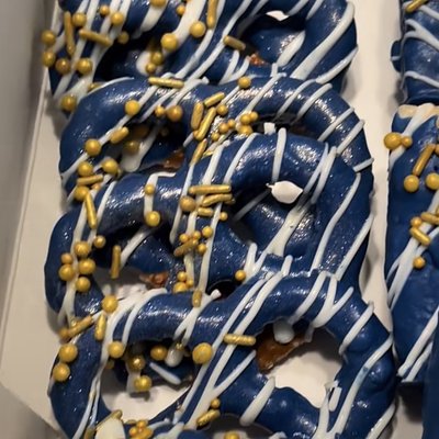 Large Chocolate Covered Pretzels 