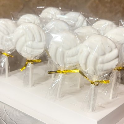 Cake Pops - Volleyball (12)