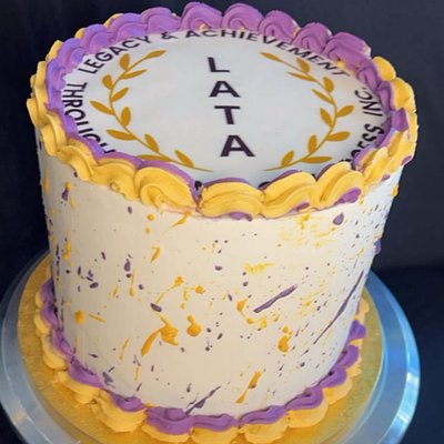 3 Layer 10 inch Round Cake (Serves 35)