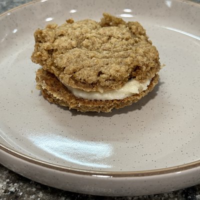 Oatmeal Crème Cookies