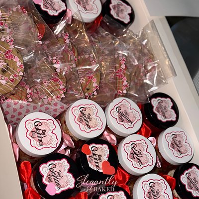 The Luxury Treat Box 🎀🎀  