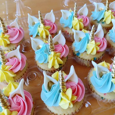 Custom Cupcakes 