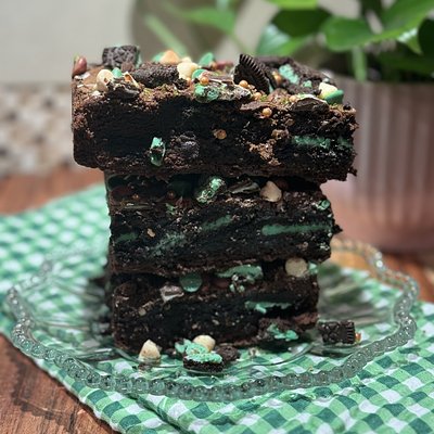 SINGLE SLICE- Brownie Collection Box 