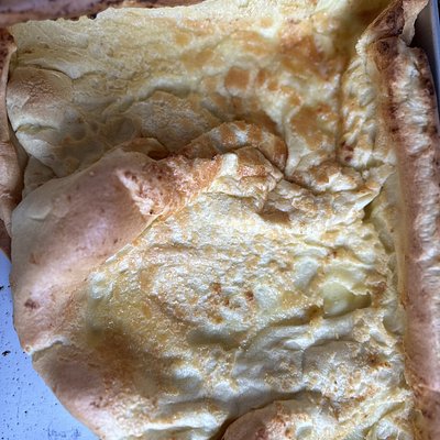 German pancakes With Powdered Sugar