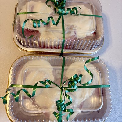 Red Velvet Cinnamon Rolls (4)