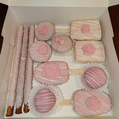 Dipped Treats Sampler Box (Our Choice) 