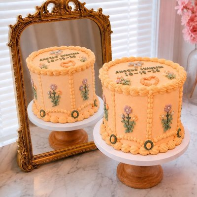 Custom Vintage Piped Cake
