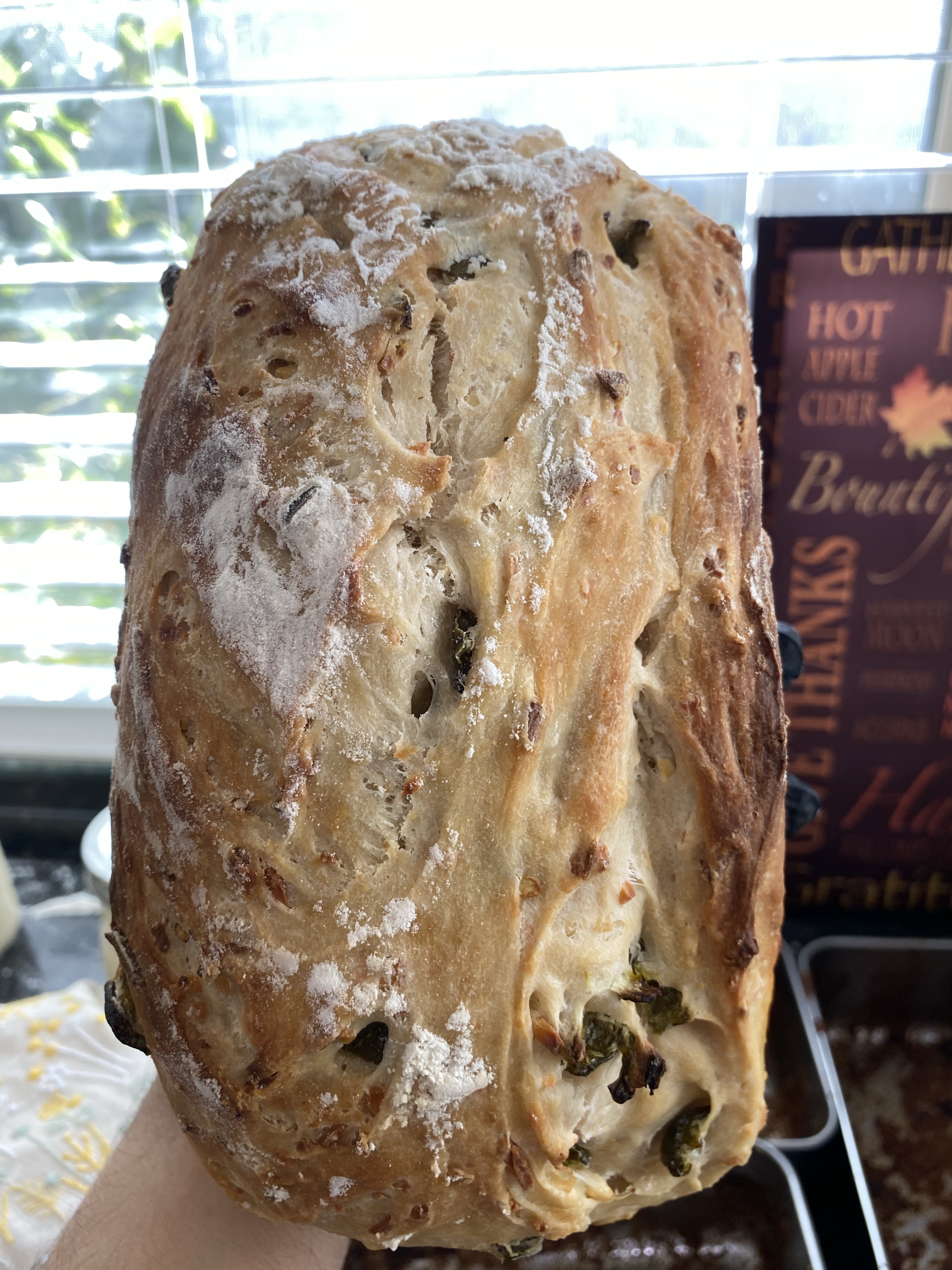 Sourdough Roasted Garlic Jalapeño White Cheddar Loaf 🥖