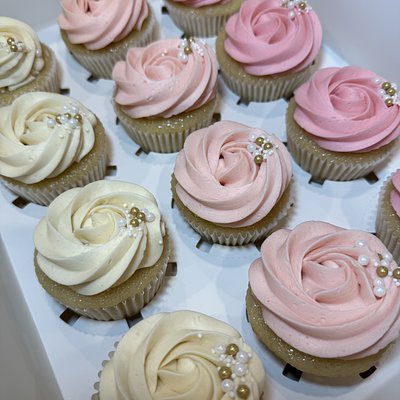 Cupcakes (12)