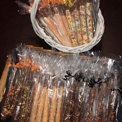 Thanksgiving Pretzel Rods