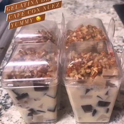 Gelatina Café con Nuez en crema de Leche 3.4oz/5oz.