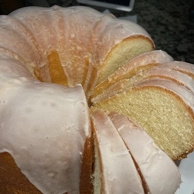 7UP POUND CAKE SLICE 💚🍰