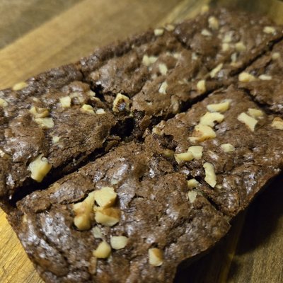 Fudge Brownies w/Walnuts
