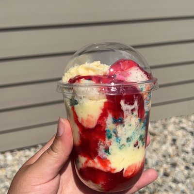 Funfetti & Strawberry Cake Cup 
