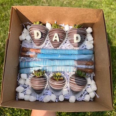 Milk Chocolate Covered Strawberries (6 Pack - No Pretzels)