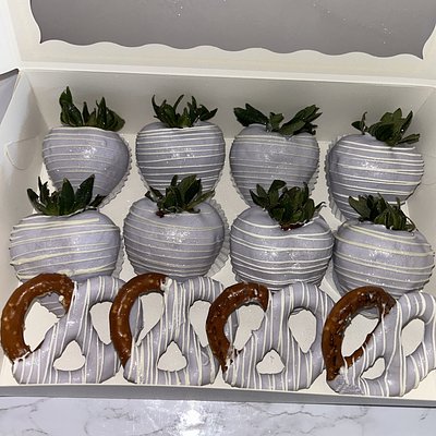 Berries & Pretzels 🍓🥨 