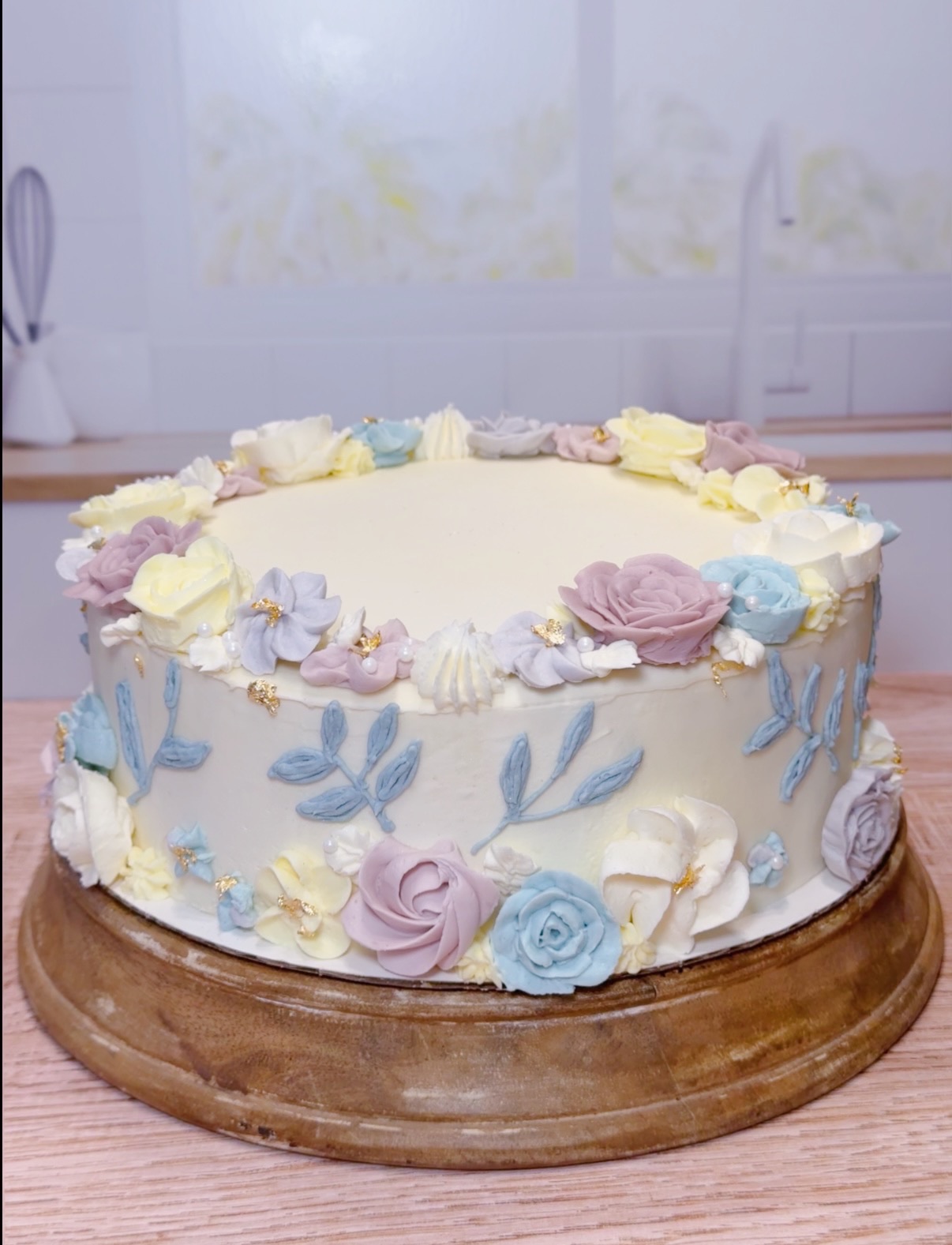 Custom 8” Cake 10-15 Servings