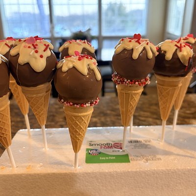 Ice Cream Cone Cake Pops (12) 
