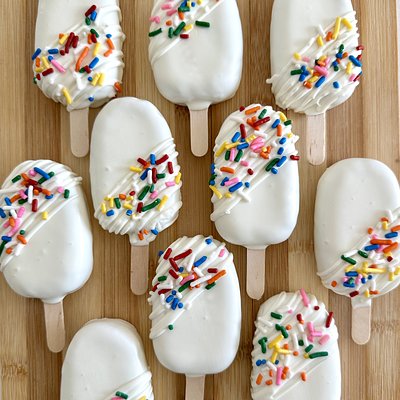 Funfetti Cakesicles 