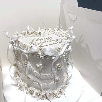6 Inch Cake 4 Layers Round Or Heart (serves 20-25)
