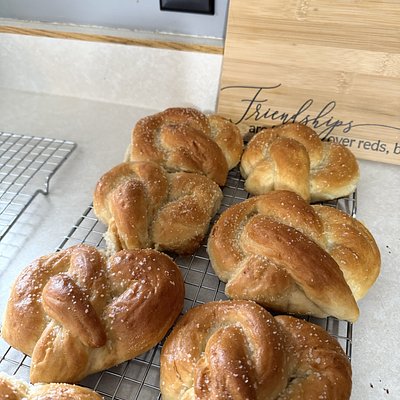 Soft Pretzels (4 PC)