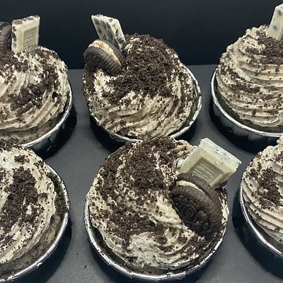 Cookies And Creme Cupcakes 