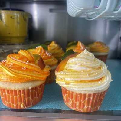 Peach Bellini Cupcakes