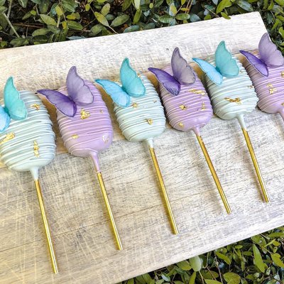 Custom Cake Pops