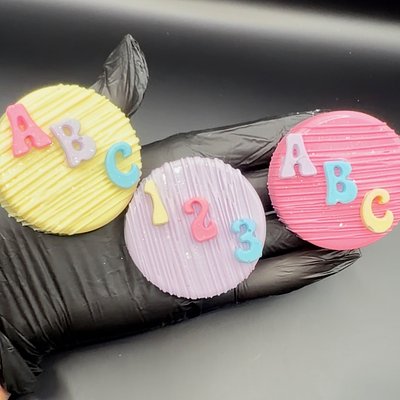 Chocolate Dipped Oreos (Classic or Golden)