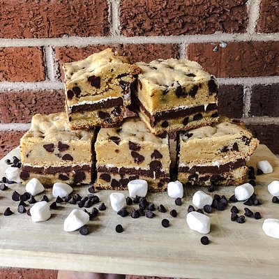 S’mores Layered Cookie Bar